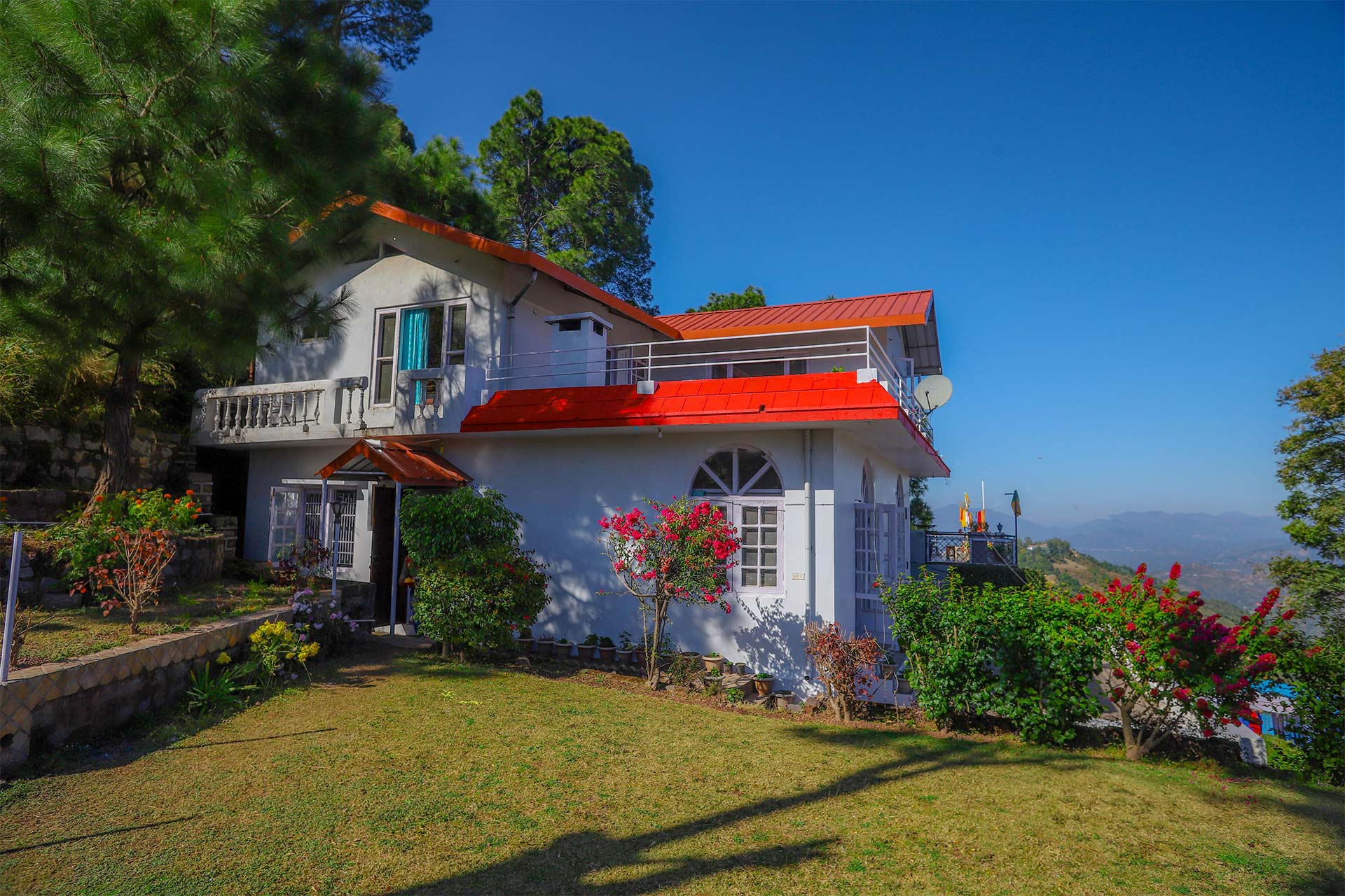 Luxury villas in Kasauli, Himachal Pradesh, North India LTN212