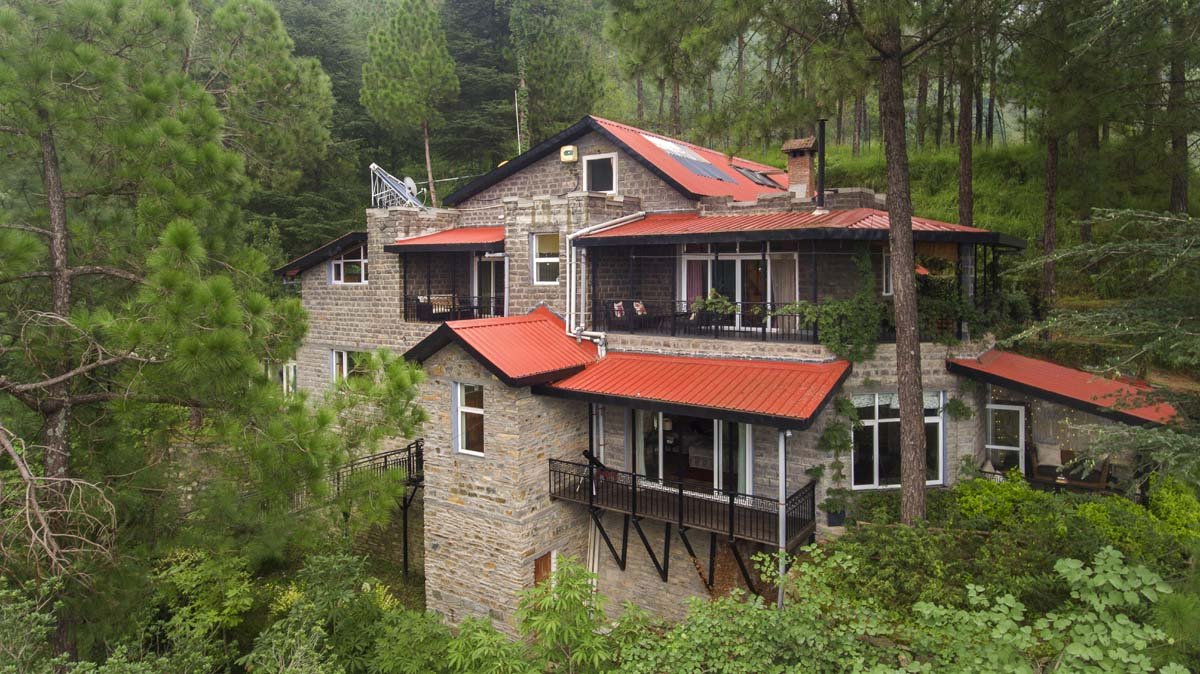 Luxury villas in Shimla, Himachal Pradesh, North India LTN400
