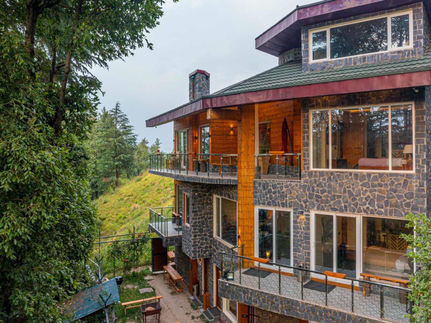 Luxury villas in Shimla, Himachal Pradesh, North India LTN532