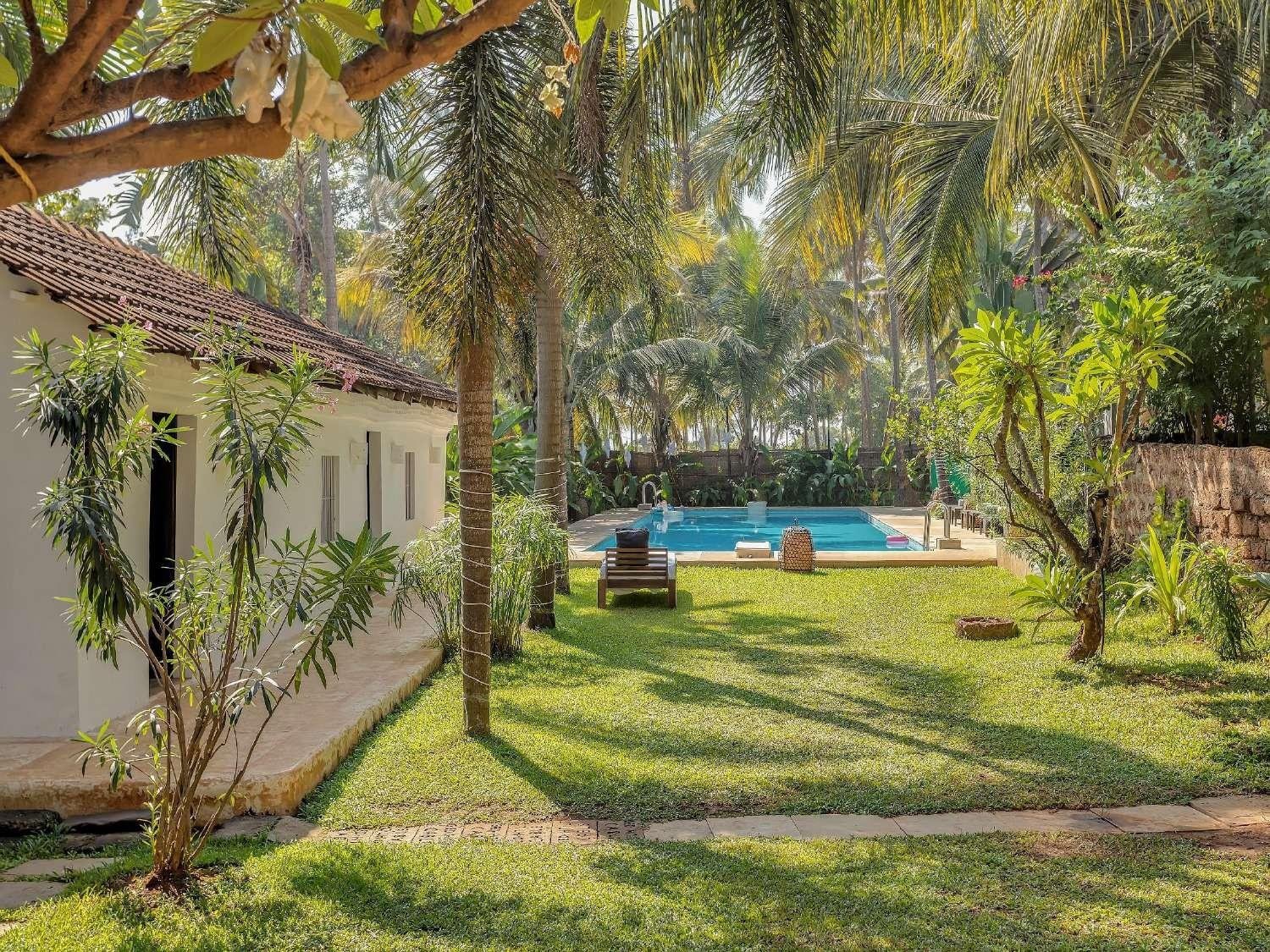 Luxury villas in Candolim, North Goa, India LT630
