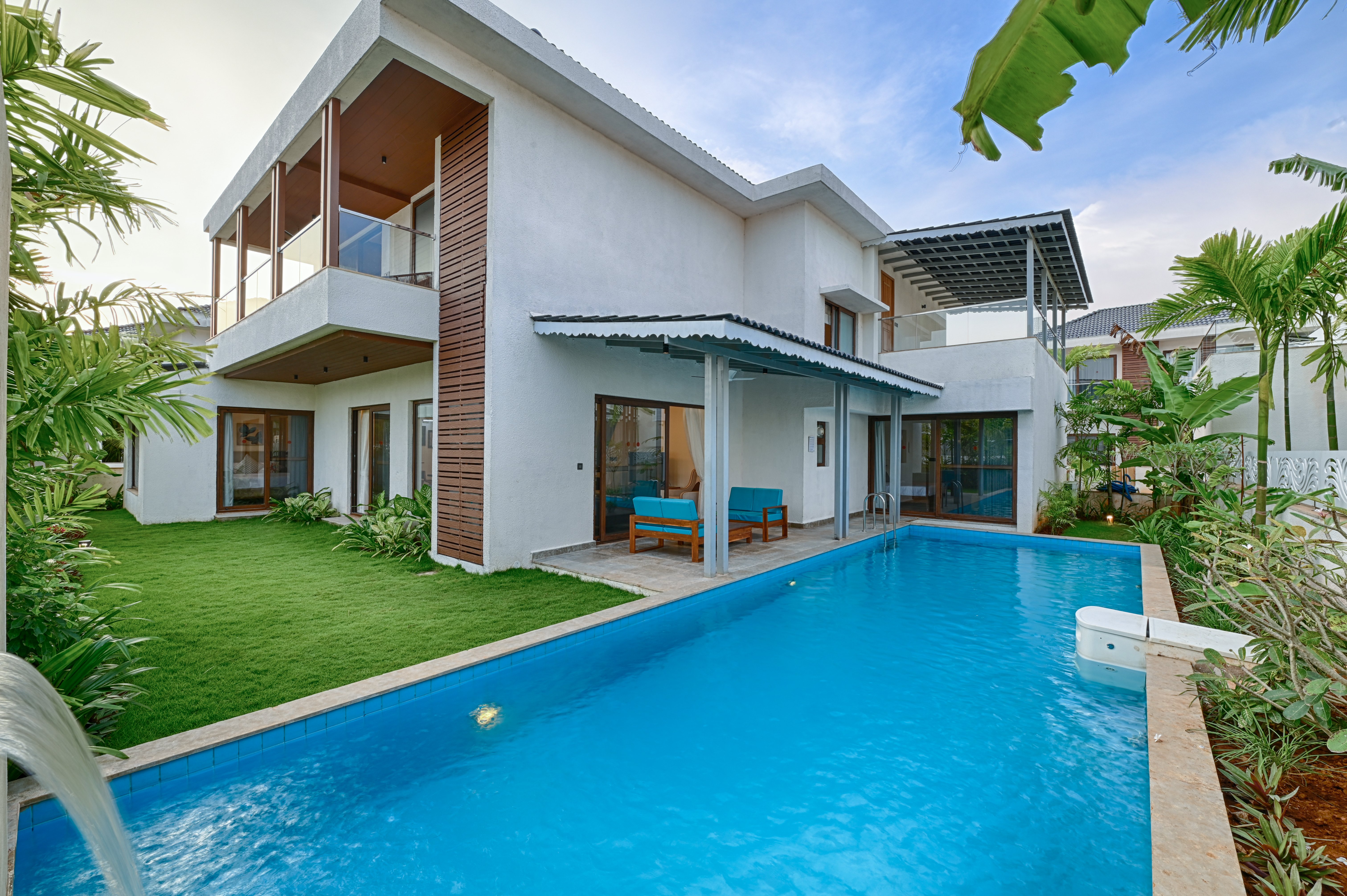 Luxury villas in Anjuna, North Goa, India LT572