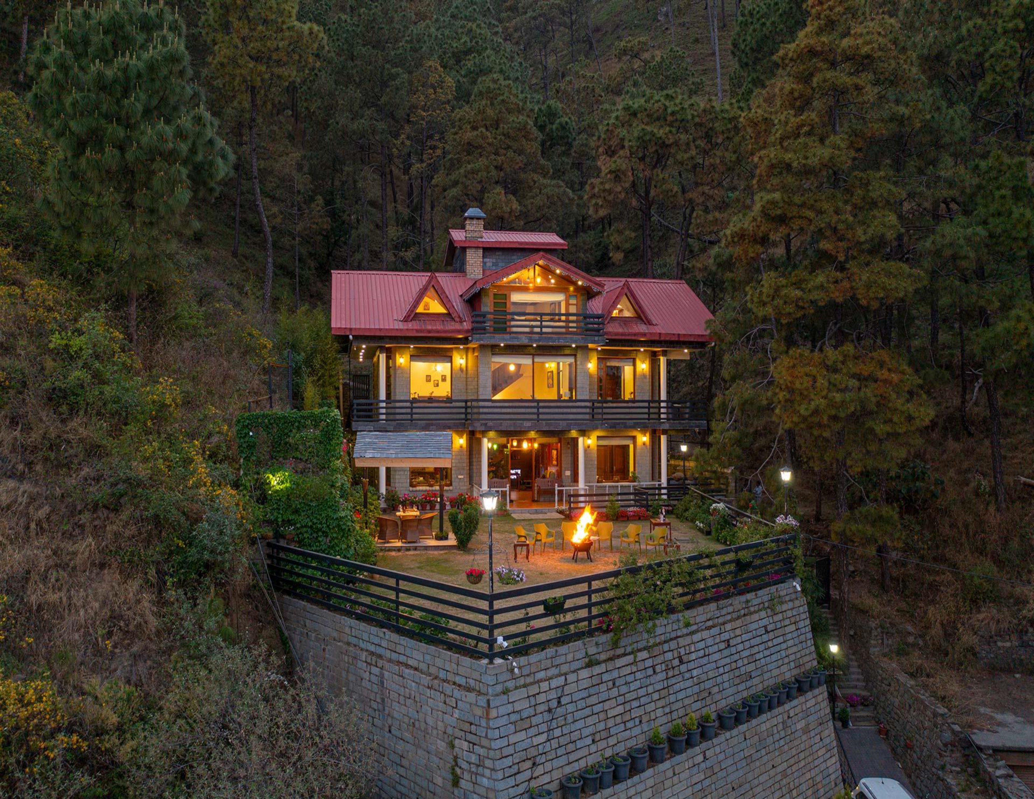 Luxury villas in Kasauli, Himachal Pradesh, North India LTN542