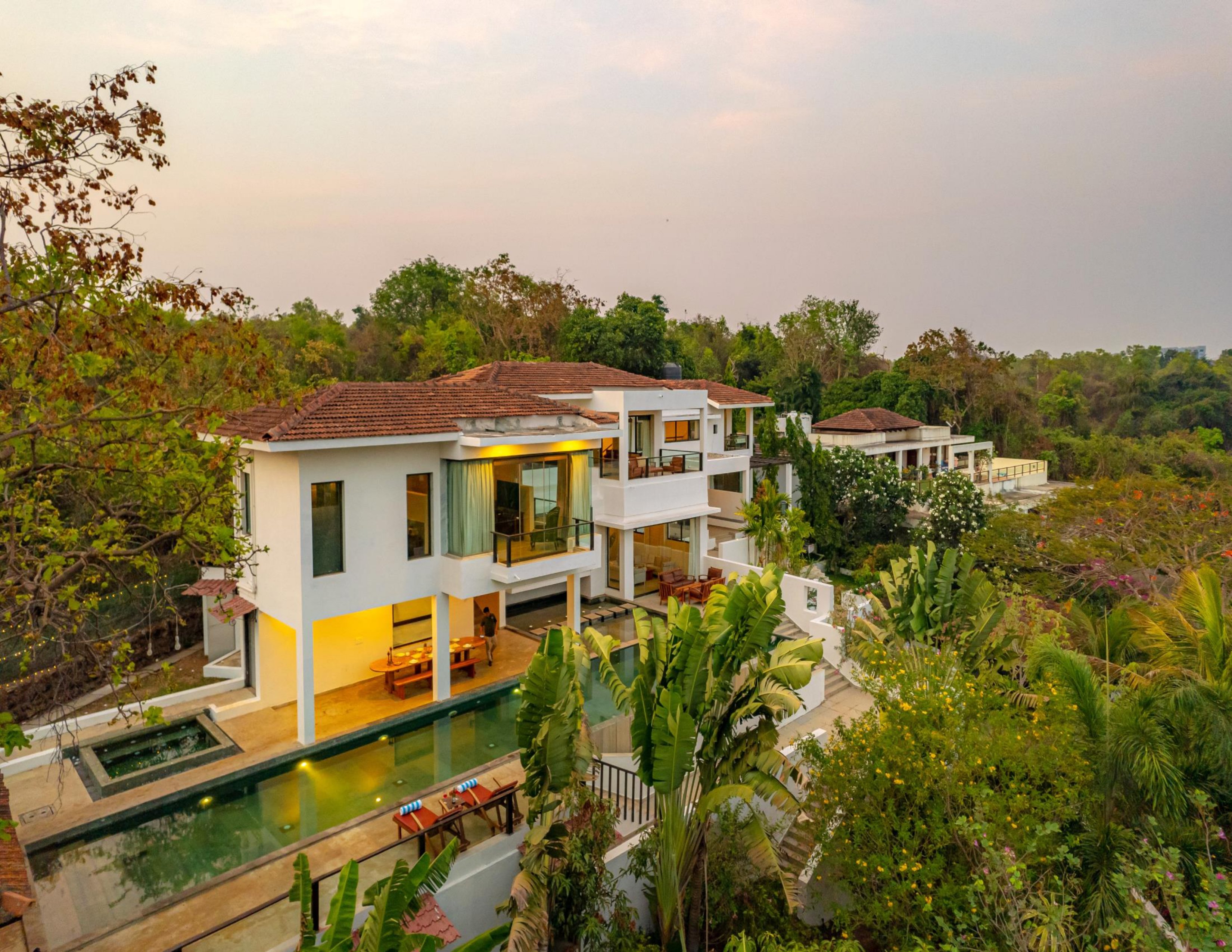 Luxury villas in Candolim, North Goa, India LT563