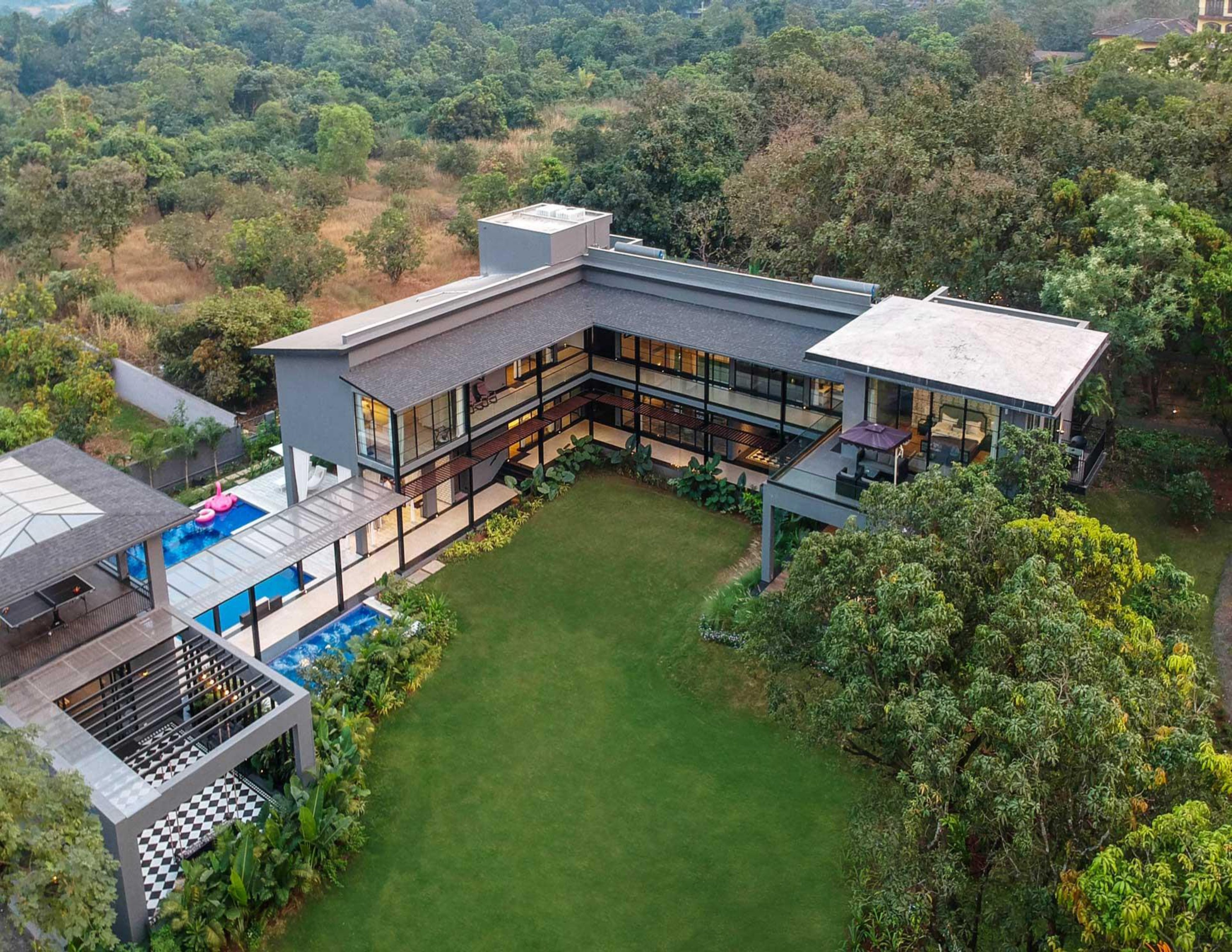 Luxury villas in Alibaug, Maharashtra, India LTM614