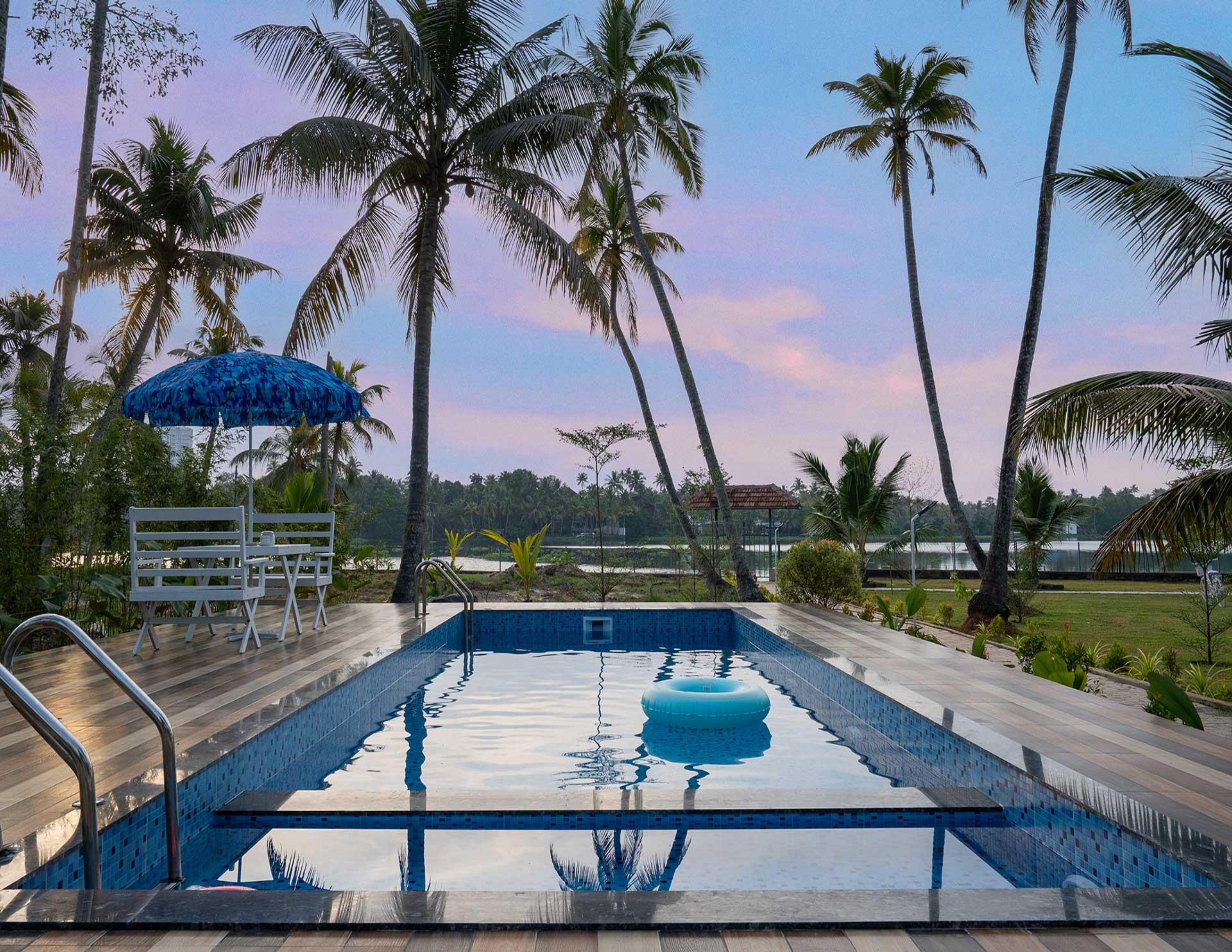 Luxury villas in Kochi, South India, India LTS202