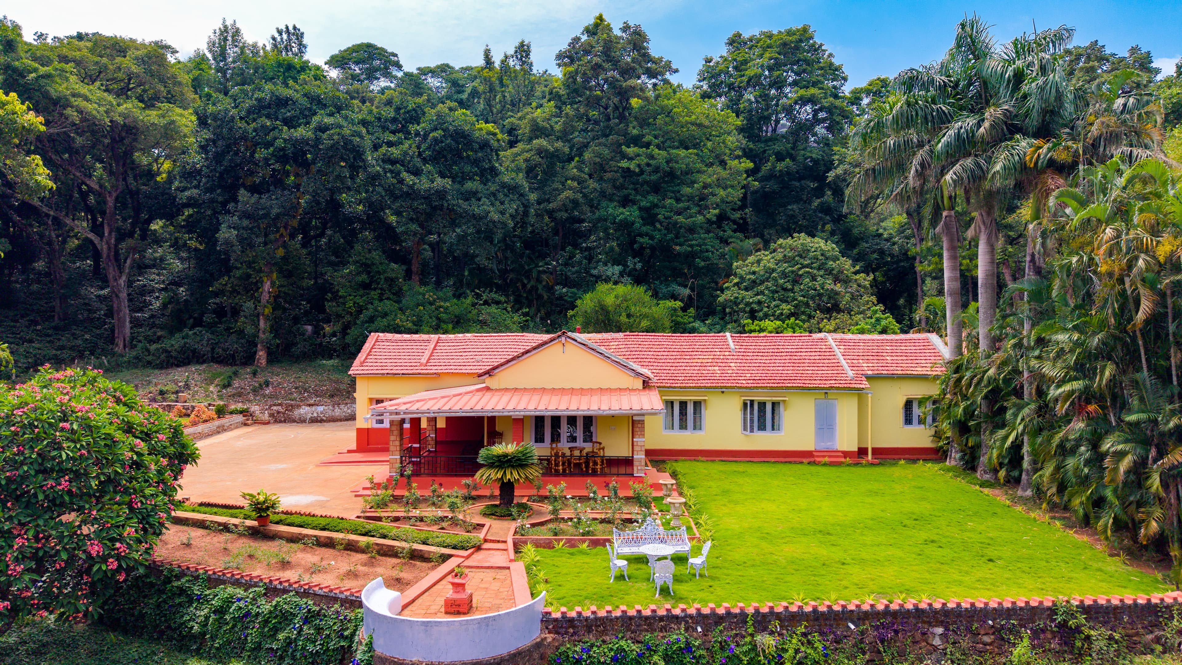 LTS363 | 3-BHK Pet-Friendly Retreat Amid Coffee Plantations with Verandah Sit-Out, Garden & Forest Vistas