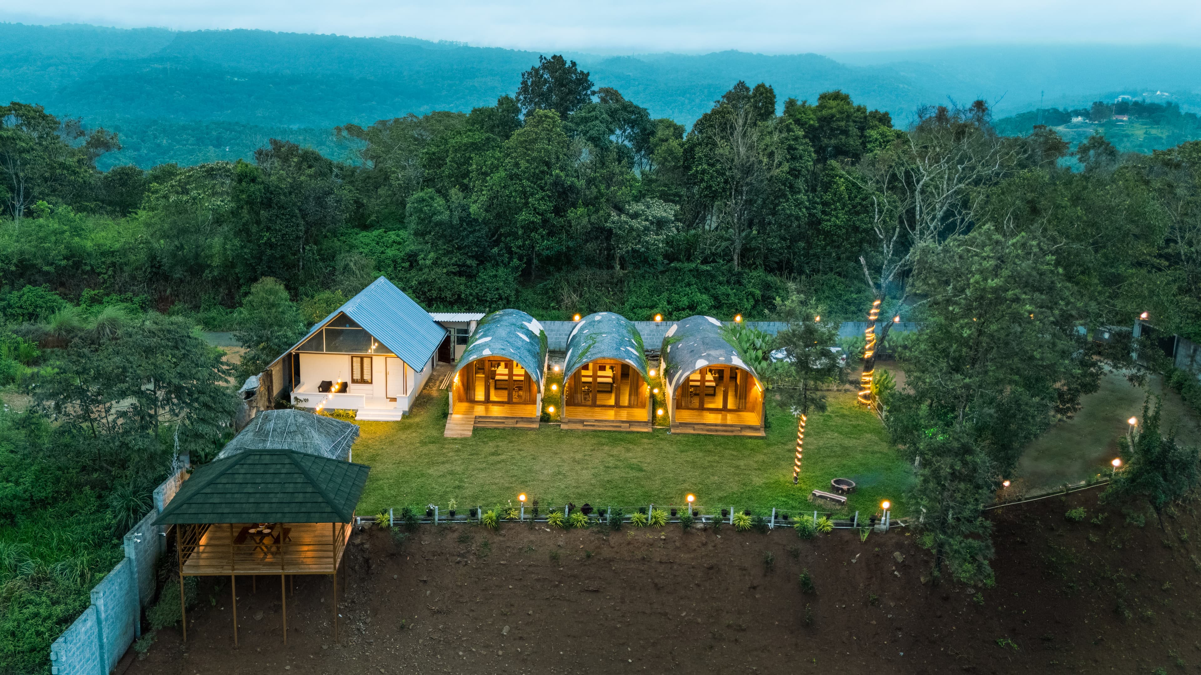 LTS451 | 4 Room Cottage With Garden and Outdoor dining With Mountain and Valley Views