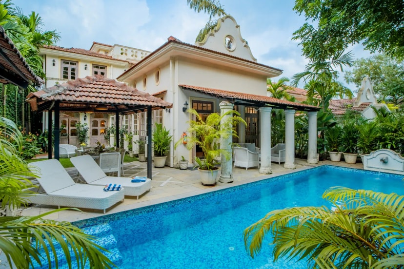 LT328 | 3 BHK Villa with Private Pool in Assagao and Big Pool