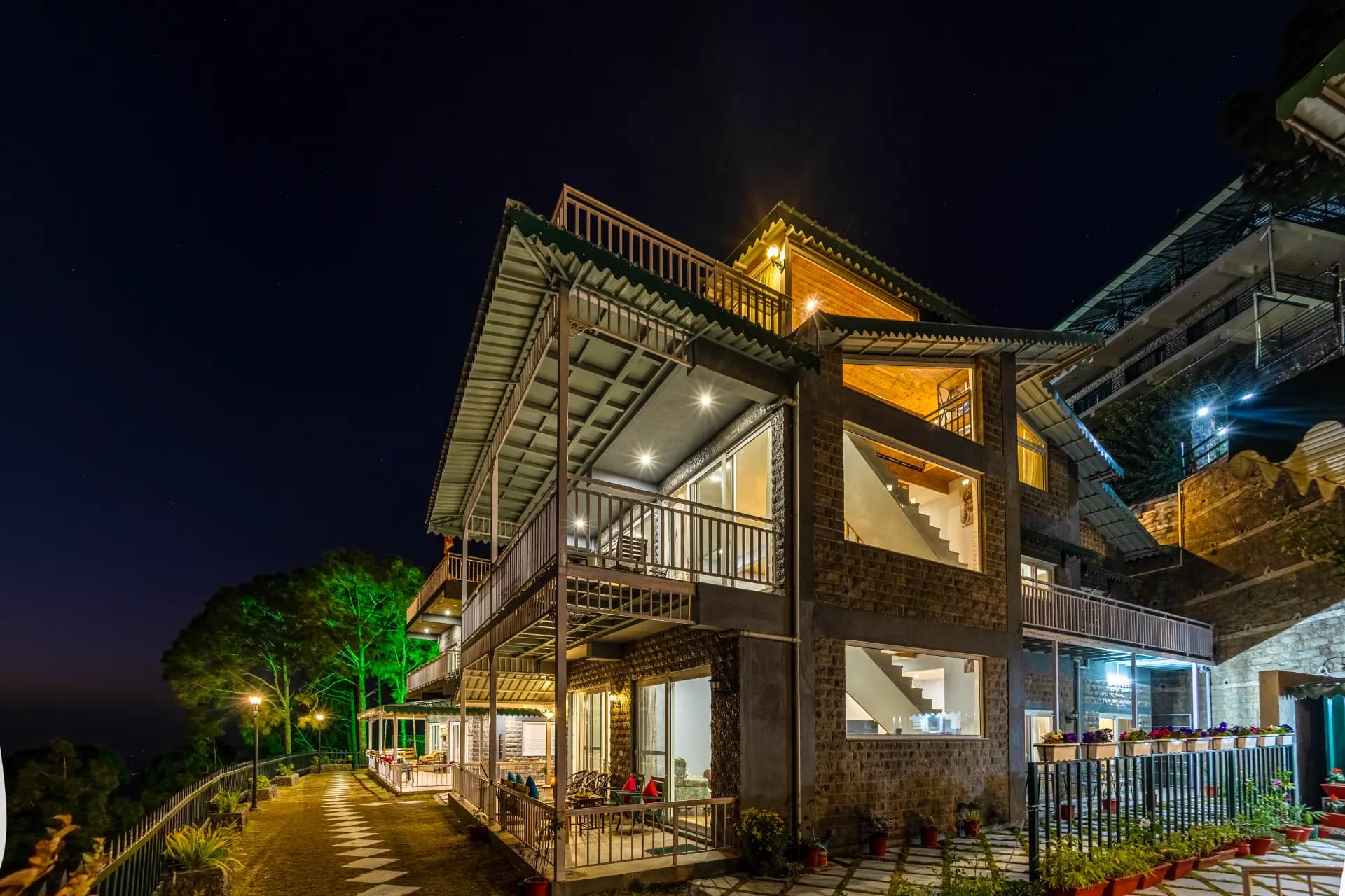 LTN316 | Pet-friendly 3-BHK Hillside Villa With Garden & Scenic views