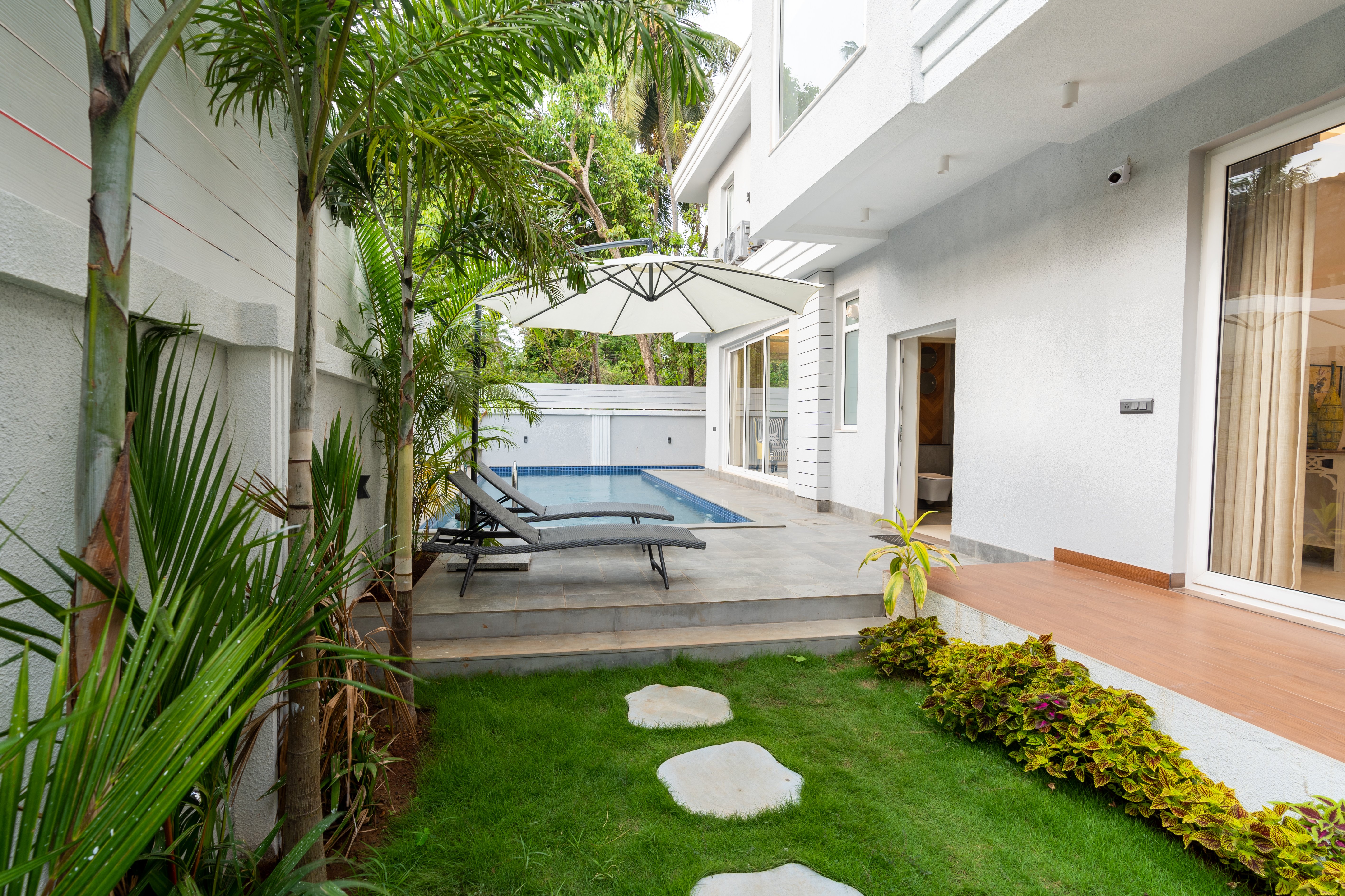 Luxury villas in Anjuna, North Goa, India LT442