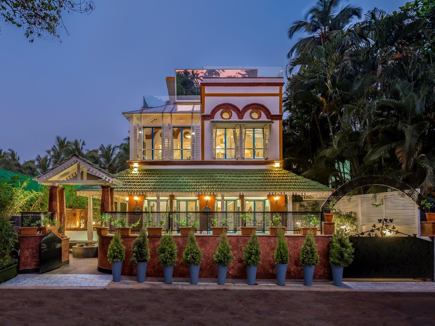 Luxury villas in Candolim, North Goa, India LT543