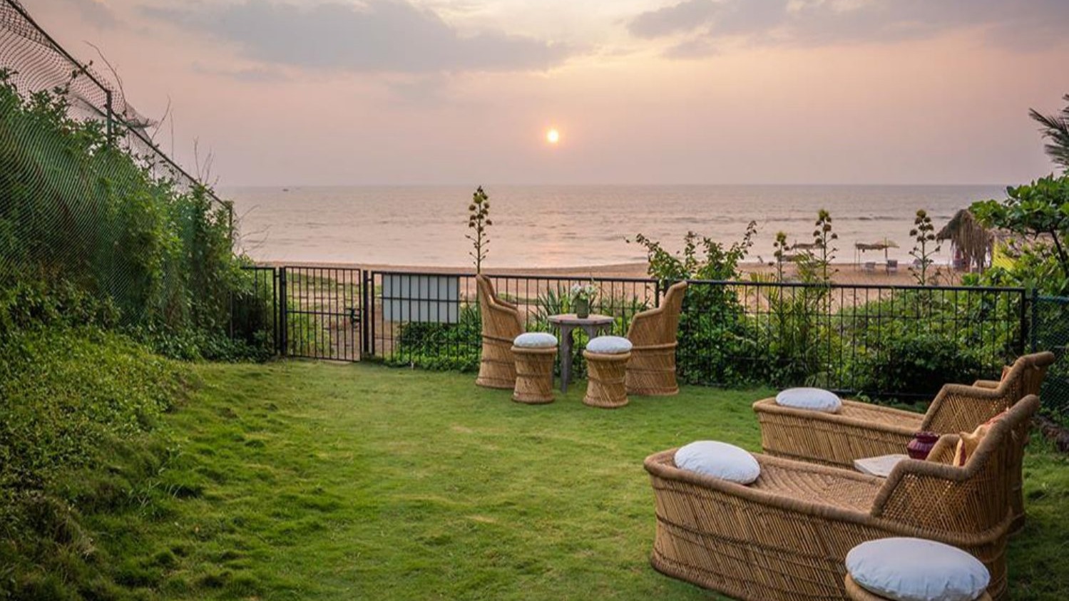 Luxury villas in Candolim, North Goa, India LT261