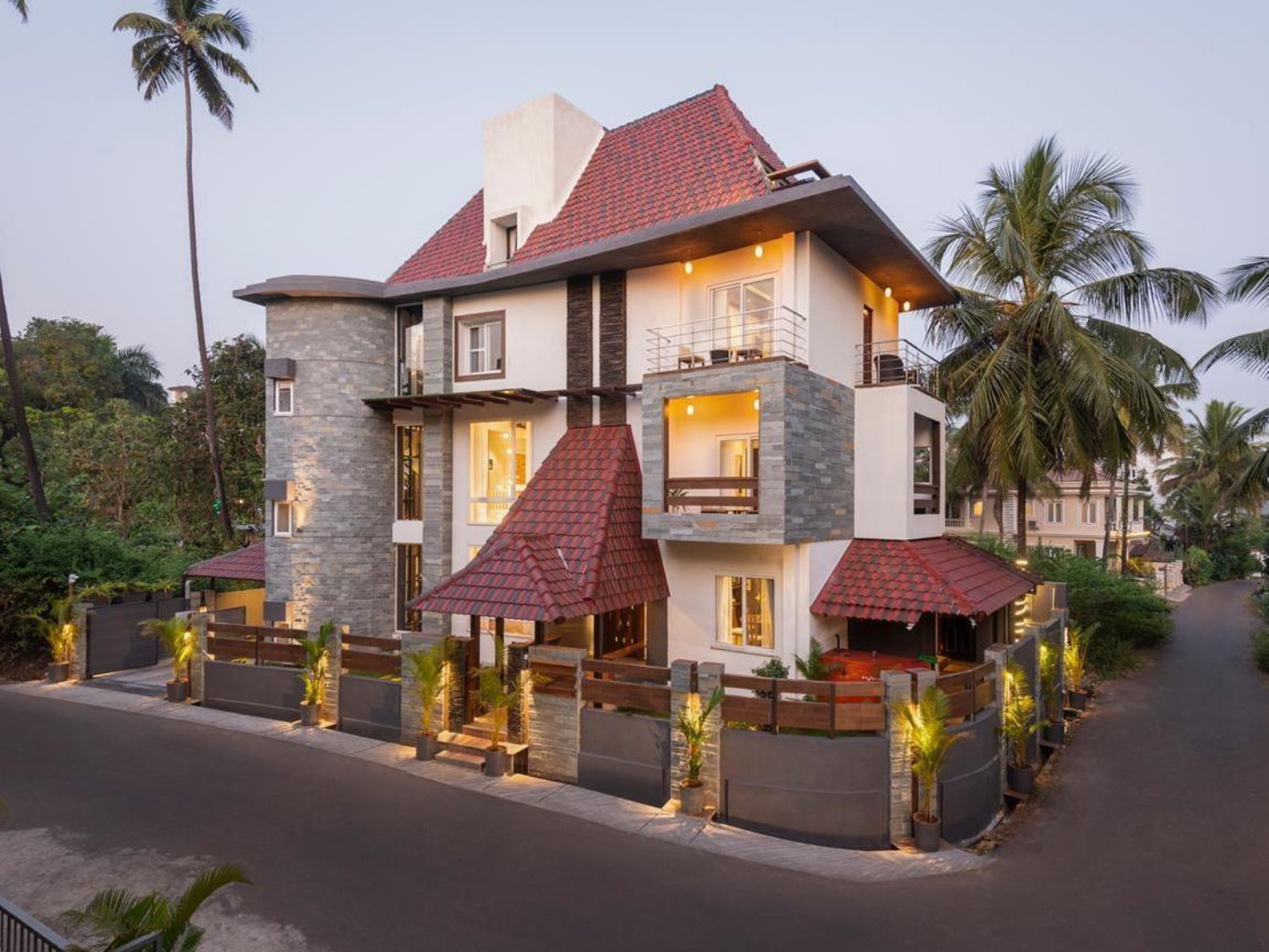 Luxury villas in Baga, North Goa, India LT872