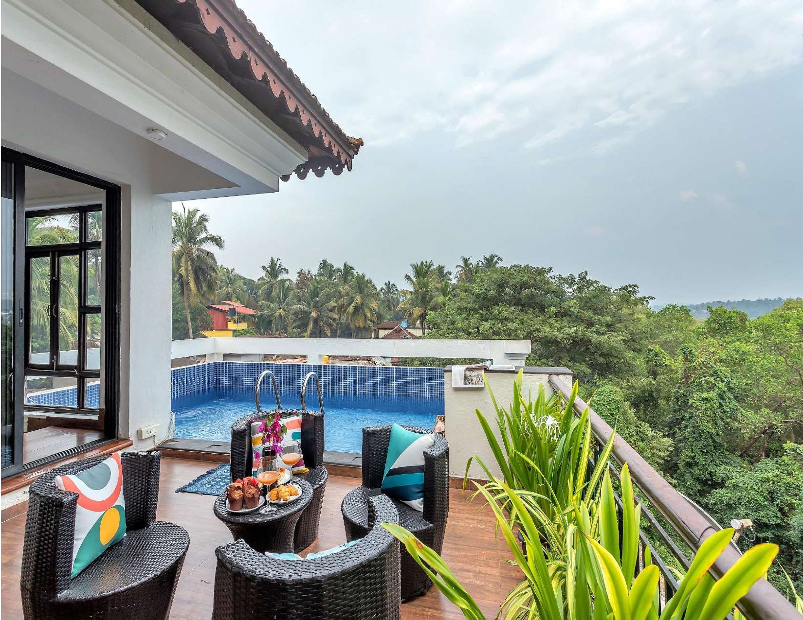 Luxury villas in Candolim, North Goa, India LT404