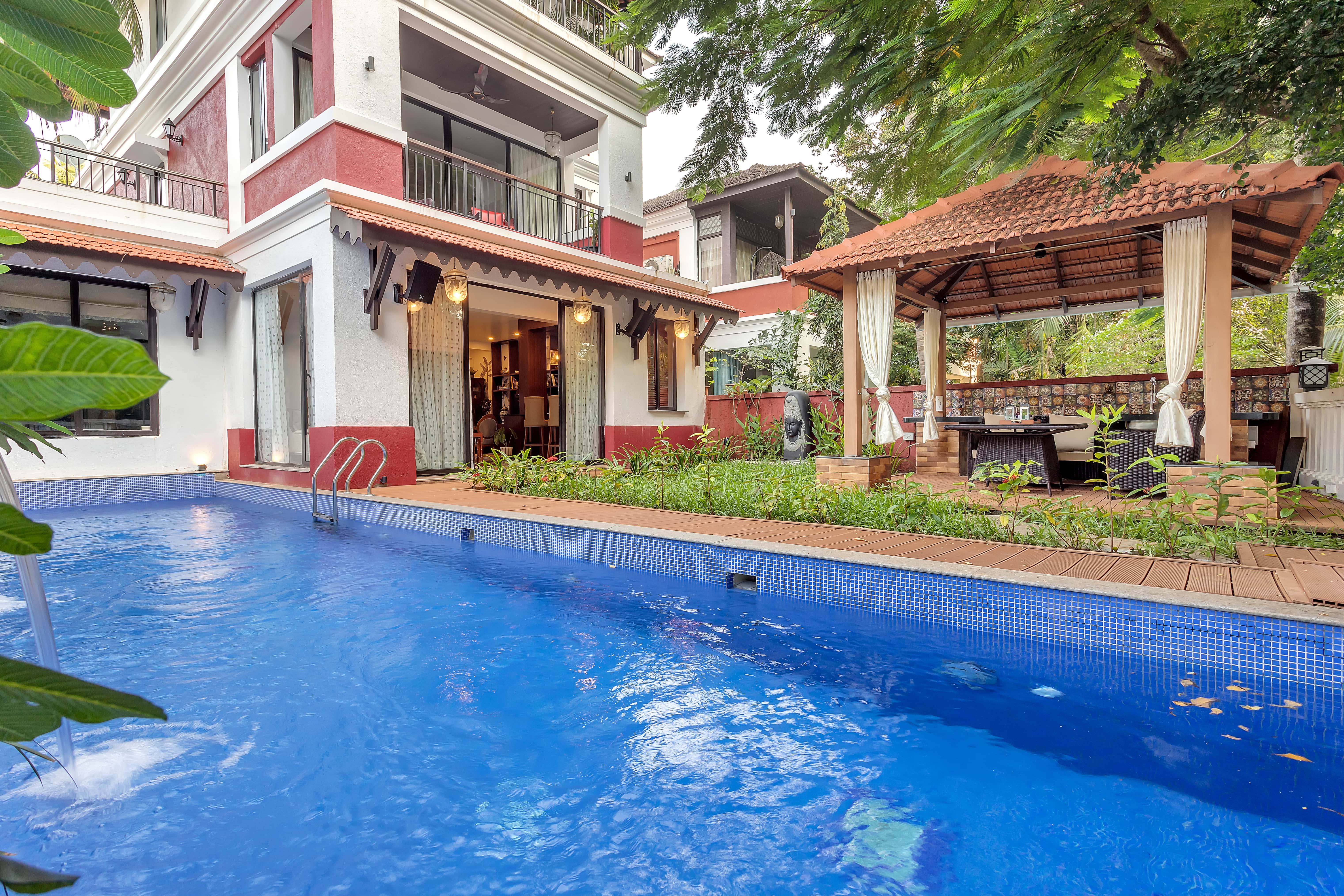 Luxury villas in Candolim, North Goa, India LT451
